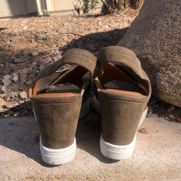 Caslon Alaysa Wedge Sandal. Genuine Leather! Olive/ Army green color. Size 7.5M - Picture 5 of 10